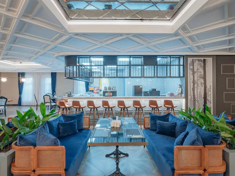 WOW Hotels