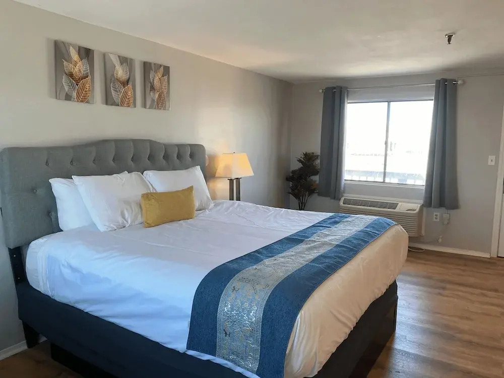 Hampton Harbor Motel