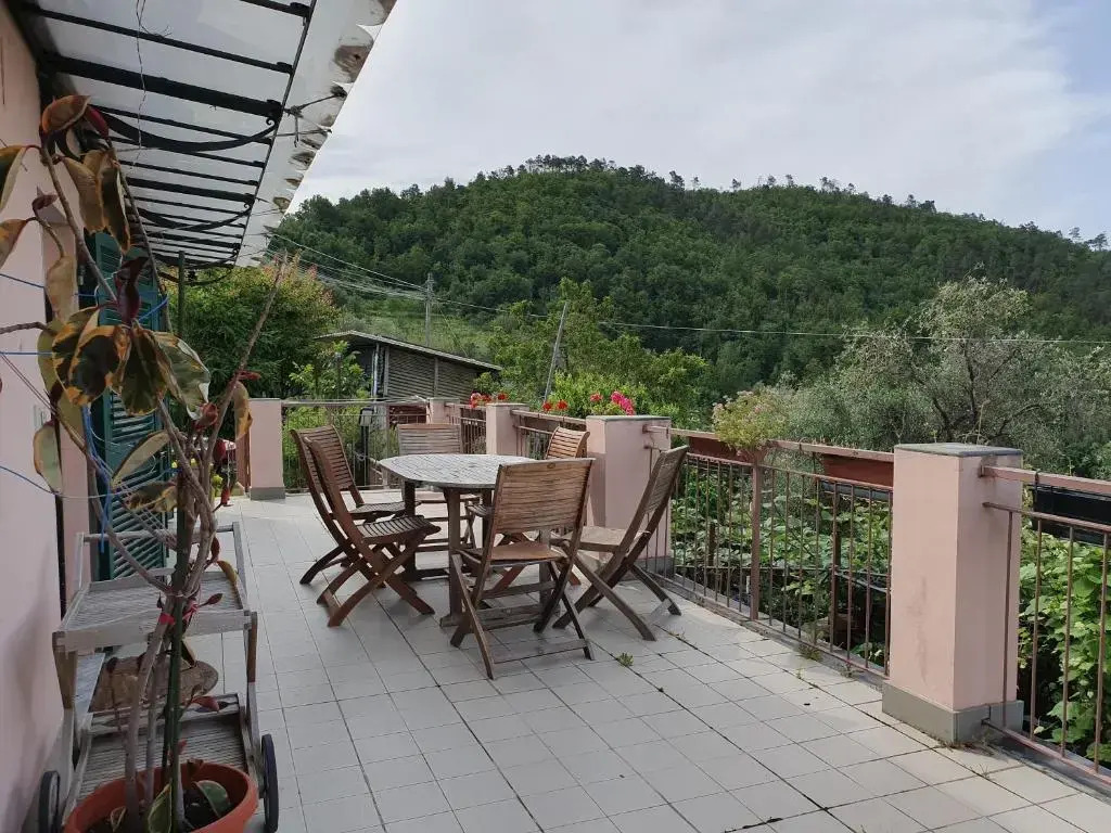 SESTRI Villa Vignolo with POOL