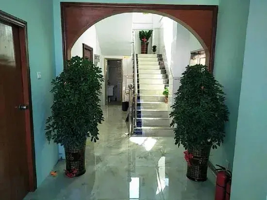 Leisure Travel Rent (Sanya Phoenix Airport Store)