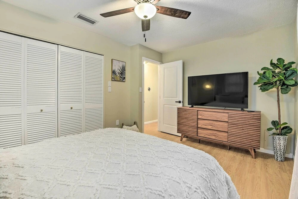 8 Mi to Beaches: Bradenton Home w/ Poolside Oasis!