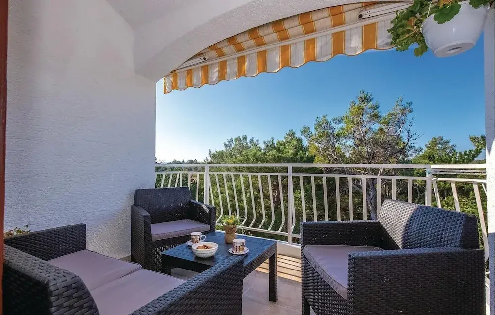 Nice Home in Jadranovo With Wifi and 1 Bedrooms