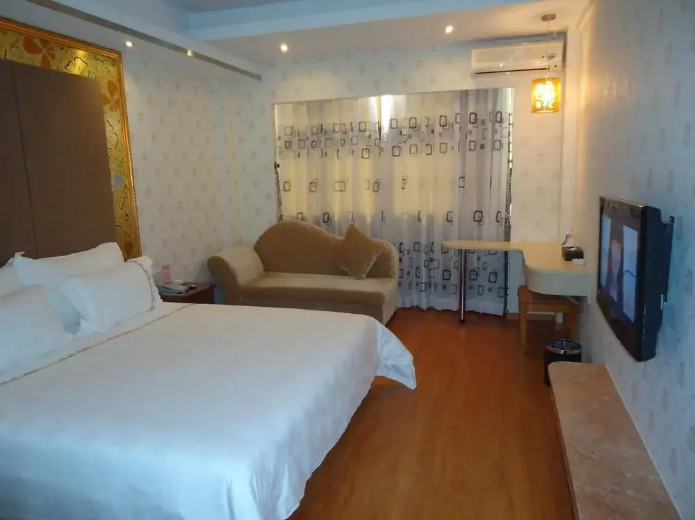 West Lake Hotel
