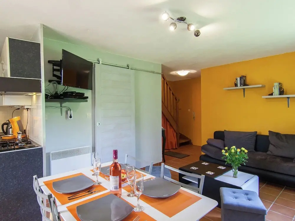 Peaceful Holiday Home in Carsac-aillac With Swimming Pool