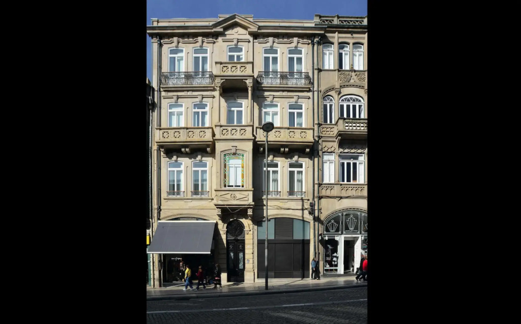 Market 3A in Oporto With 2 Bedrooms and 2 Bathrooms