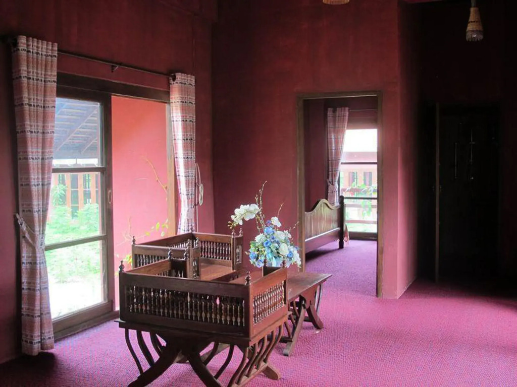 Chiangmai Royal Creek Hotel