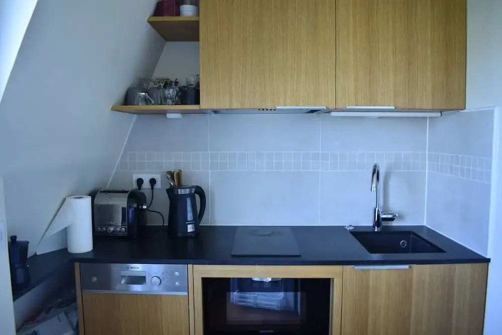 Bright Studio Apartment With High View
