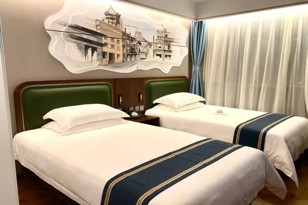 Nostalgia Hotel (Shanghai Fudan University Wujiaochang Metro Station）