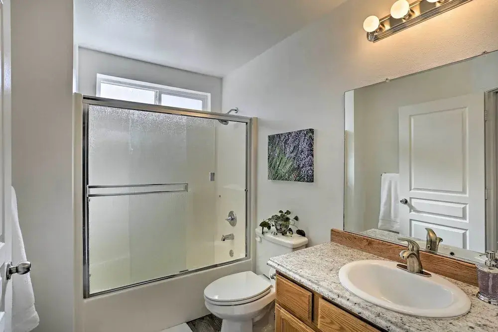 Centrally Located Mt Shasta Home w/ Deck!
