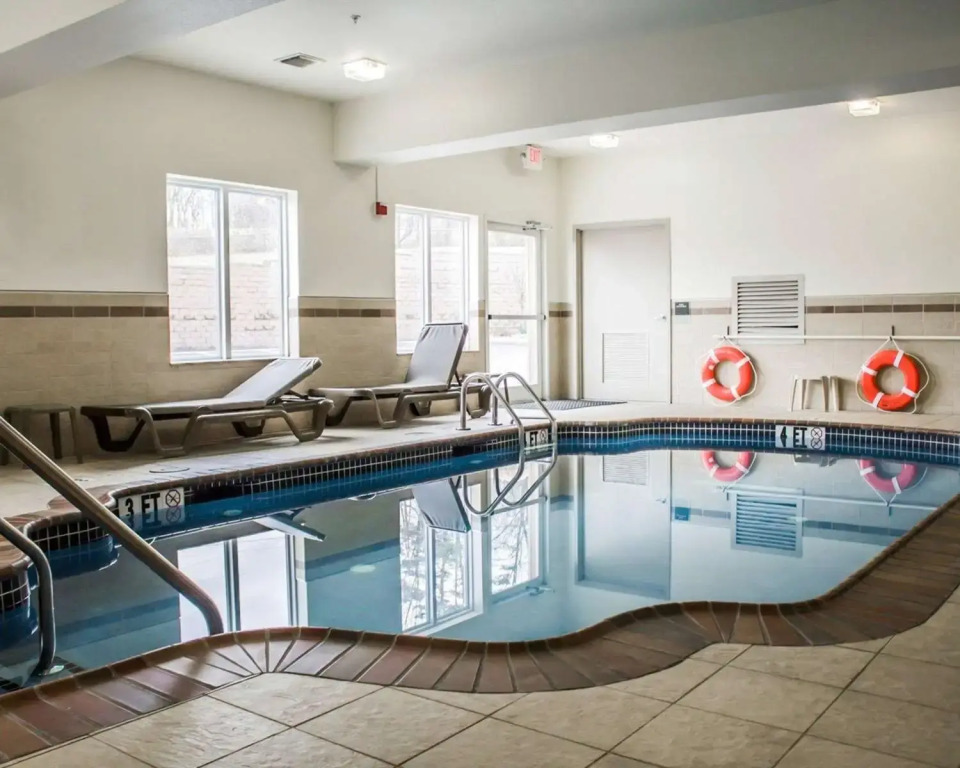 Express Inn & Suites