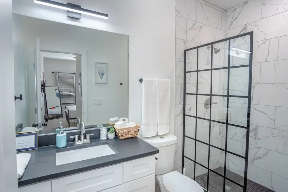 Clean & Peaceful Stays 3BR Near Exciting Downtown