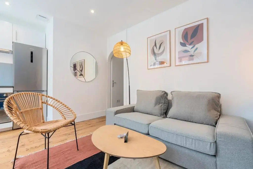 Bright 3-Bedroom 2-Bathroom Flat