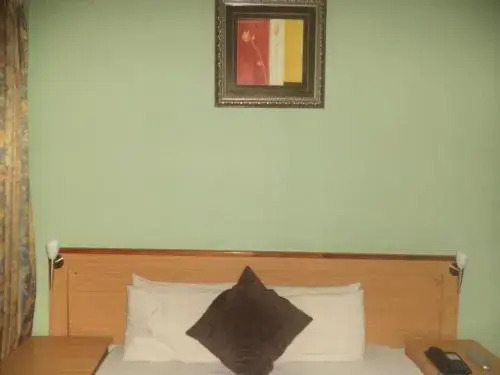 RESIDENCIAL Taka Taka