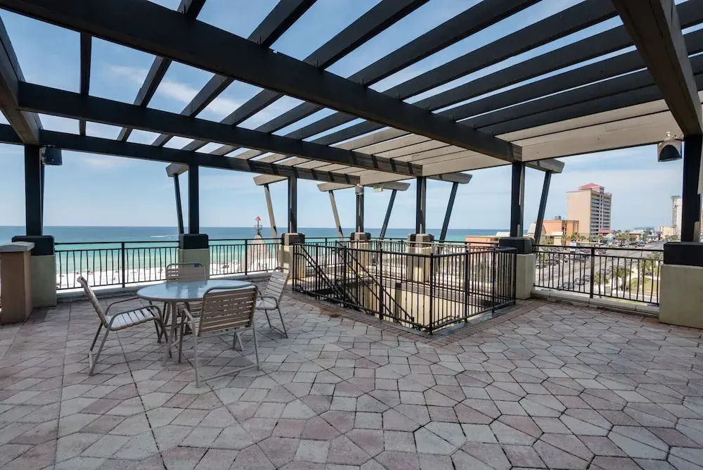 Across From The Beach! Near Pier Park & Dining! Sleeps 6! 2 BR / 2 BA