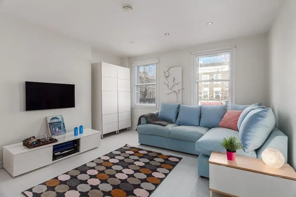 Bright and Modern Shepherd's Bush Gem - ROS
