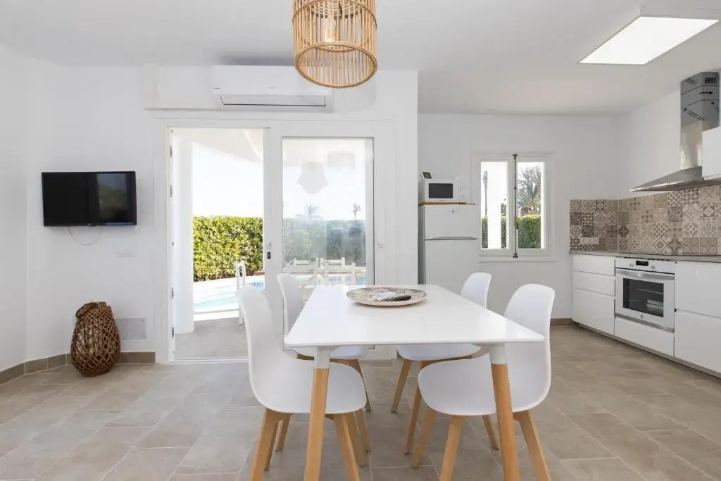Chalet a 150m de la playa y piscina privada