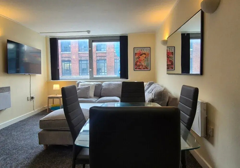 Stylish 1BR Flat Next to Hockley