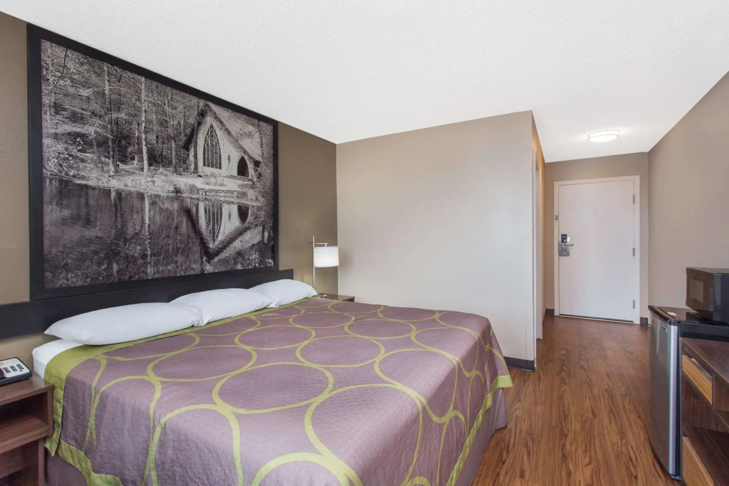 Super 8 by Wyndham Columbus Airport