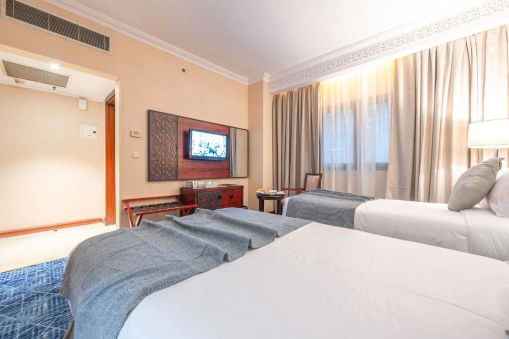 Отель Shaza Regency Plaza Al Madinah