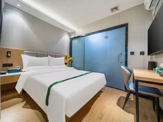 GreenTree Inn Express Hotel (Shanghai Shuichan West Road Pedestrian Street Industrial Park Branch)