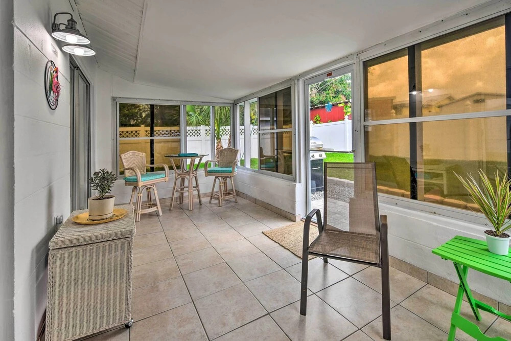 Apollo Beach Gem w/ Pool: 'the Flamingo House'