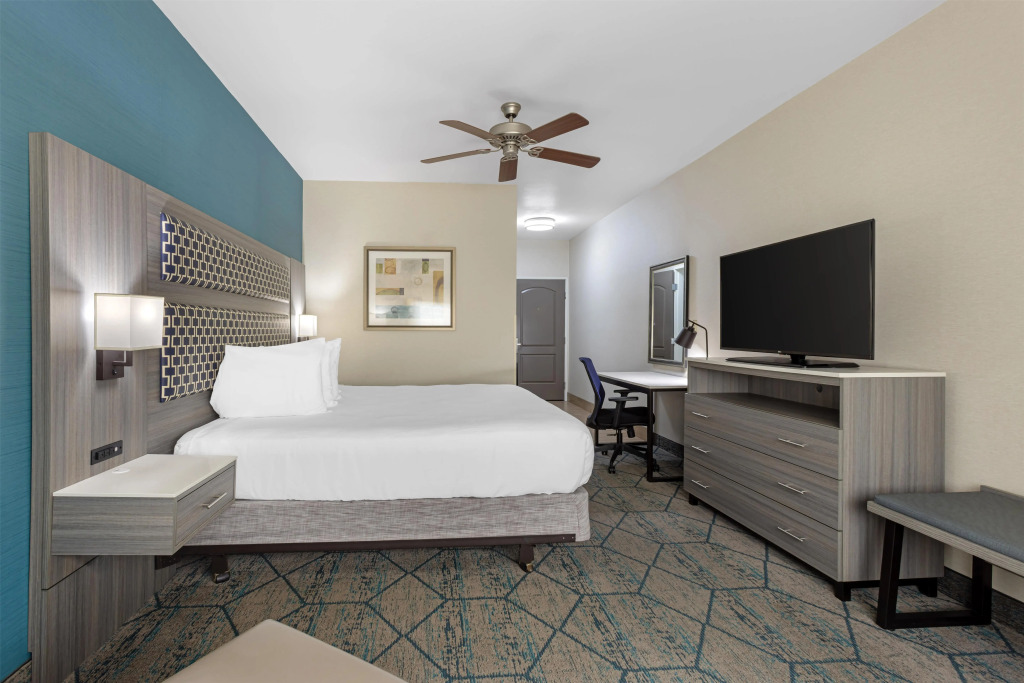 Best Western Plus Wasco Inn & Suites