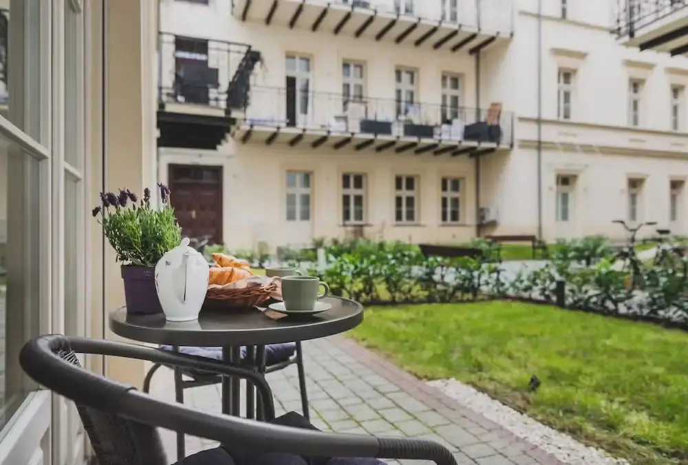 Atrium - Old Town Luxury Apartments - by Upstairs