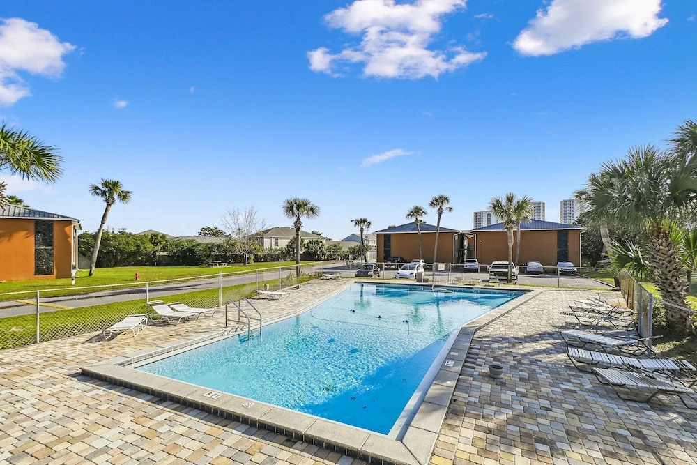 Gulf Terrace 160 - Pet-friendly First Floor Condo in Center of Destin 2 Bedroom Condo by Redawning