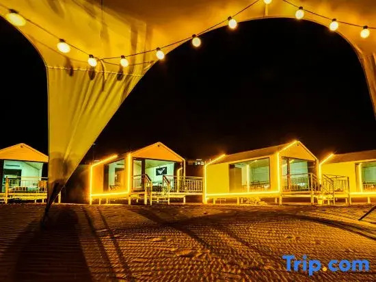 Zhongwei Tengger Desert Star Camping B&B