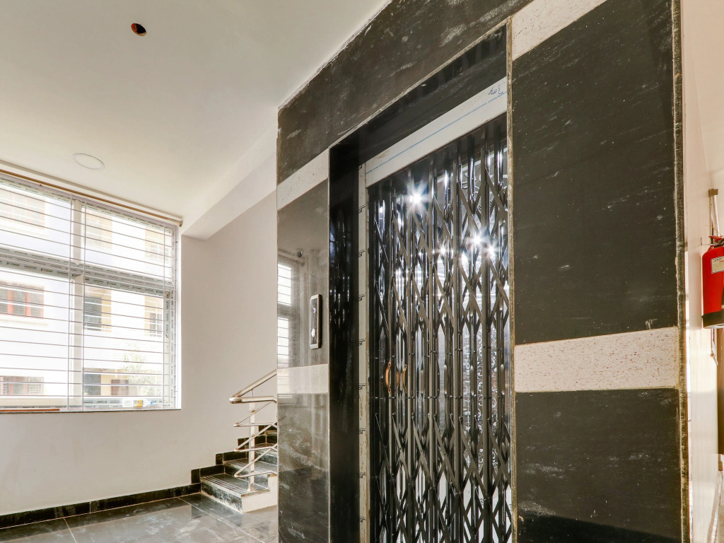 Collection O White Ridge Kamineni