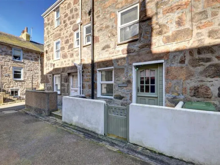 St Ives House