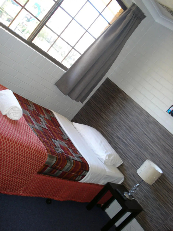 Raceview Motor Inn