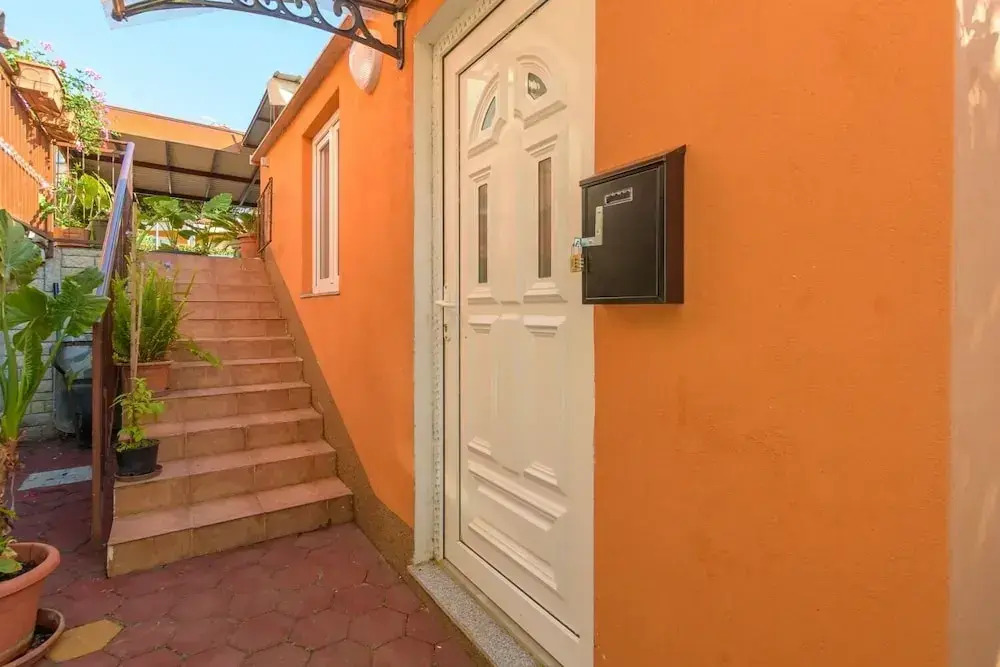 Orange - Garden Terrace - SA1