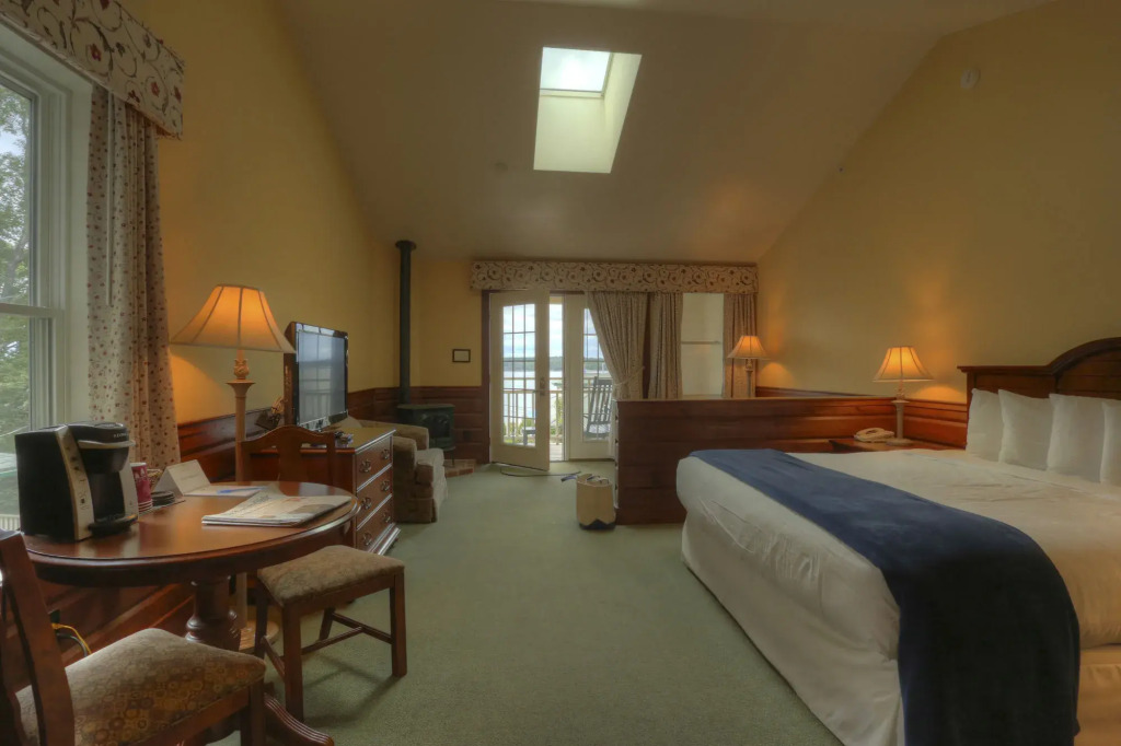 Spruce Point Inn Resort and Spa