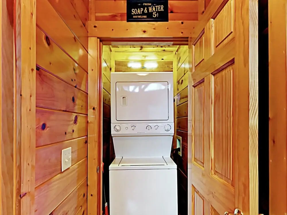 Upper Middle Creek 2 Cabins 6 Bedrooms 6 Bathrooms Cabin