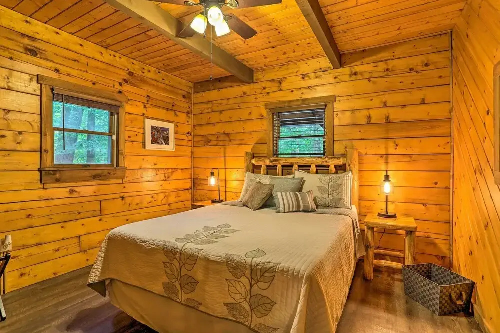 Pocono Log Cabin: Fireplace, Fire Pits & Amenities