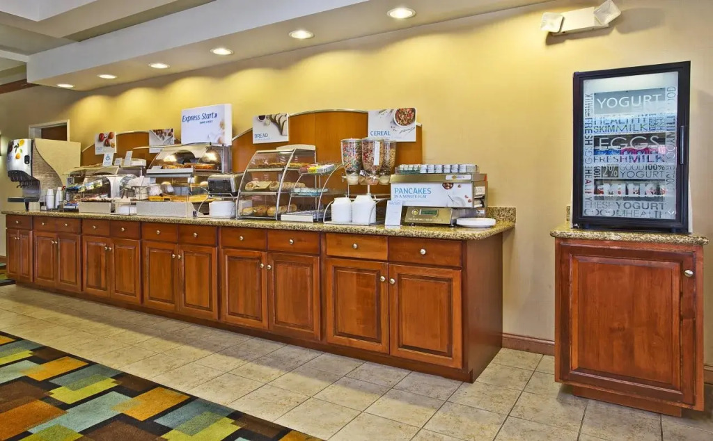 Holiday Inn Express Hotel & Suites Anderson by IHG