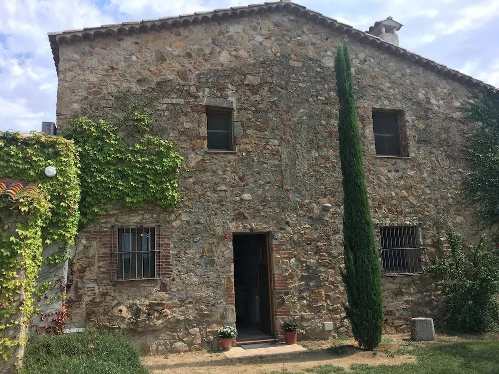 Masia Can Oller by Checkin