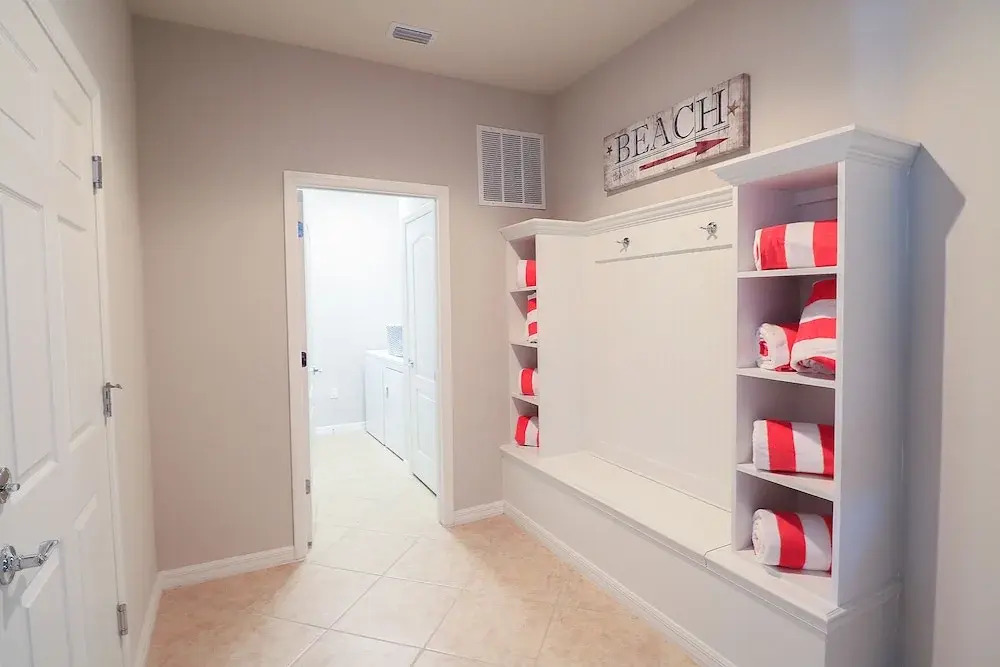 Windsor at Westside-8 Bedrooms House w/pool-3710WW