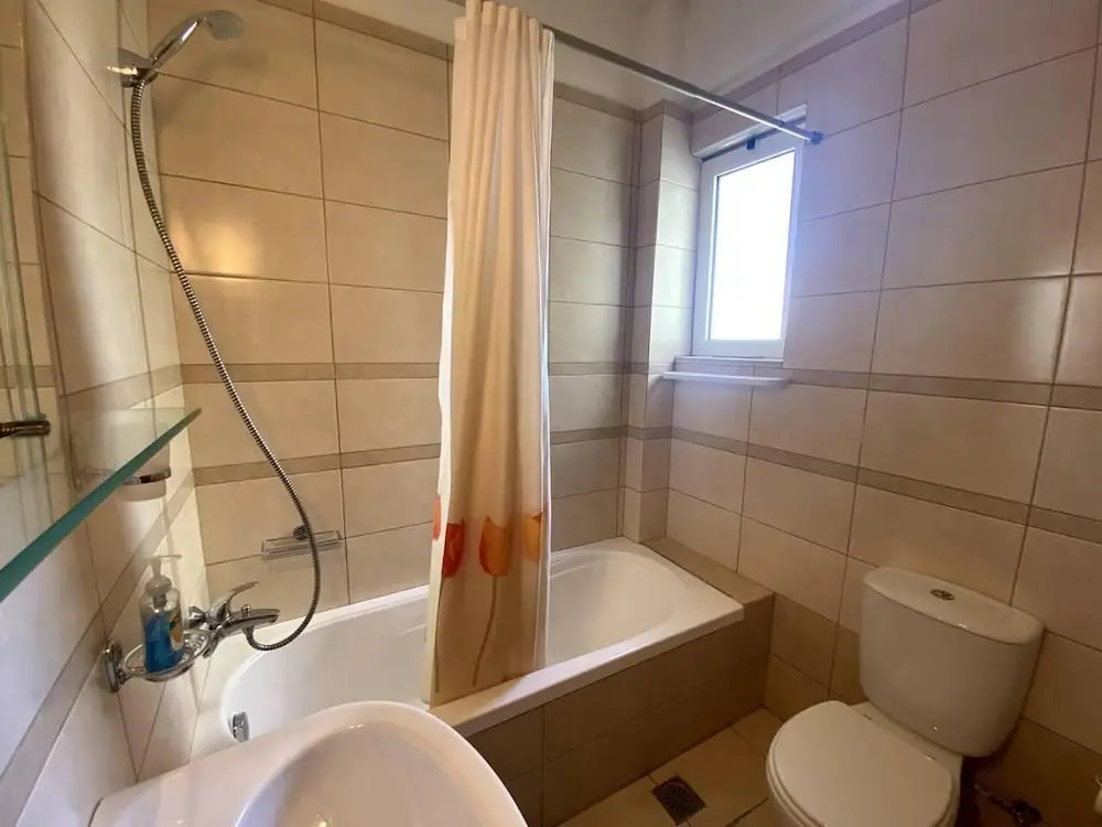 Impeccable Apt Sleeps 5 in Heraklion
