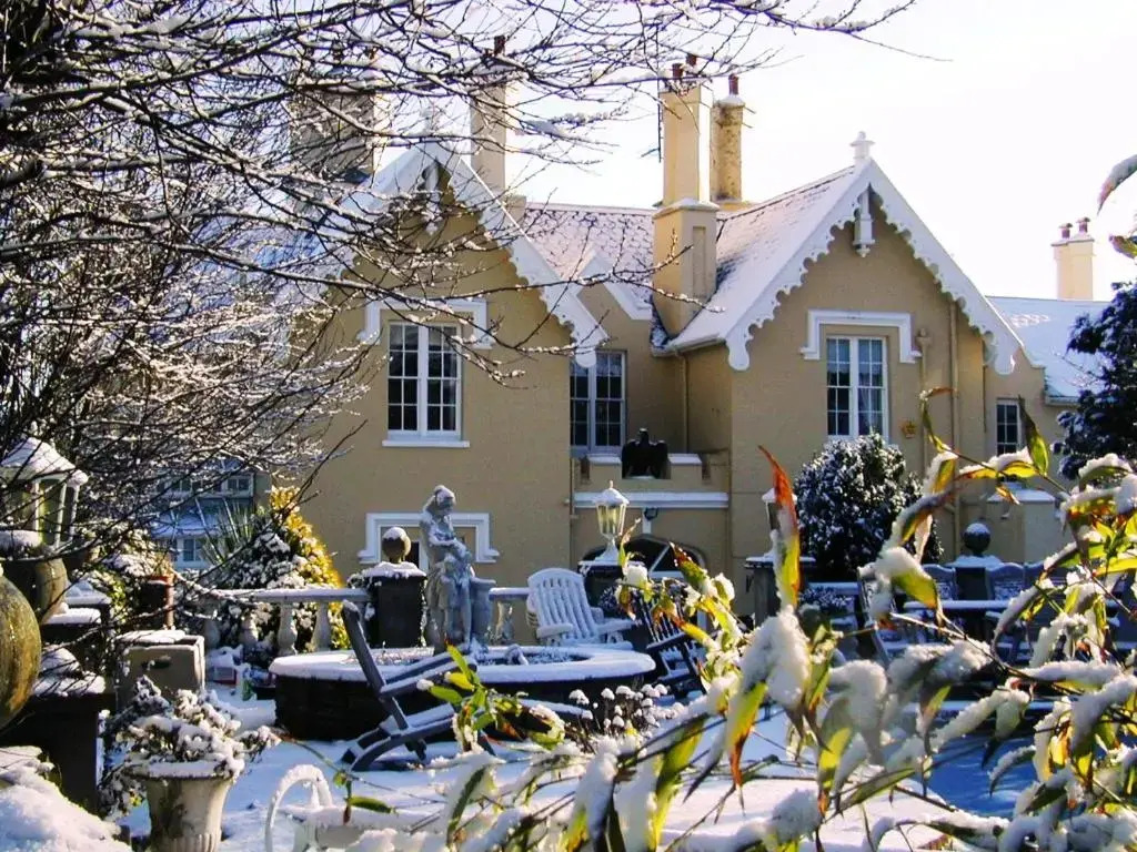 Ravenscliffe Lodge
