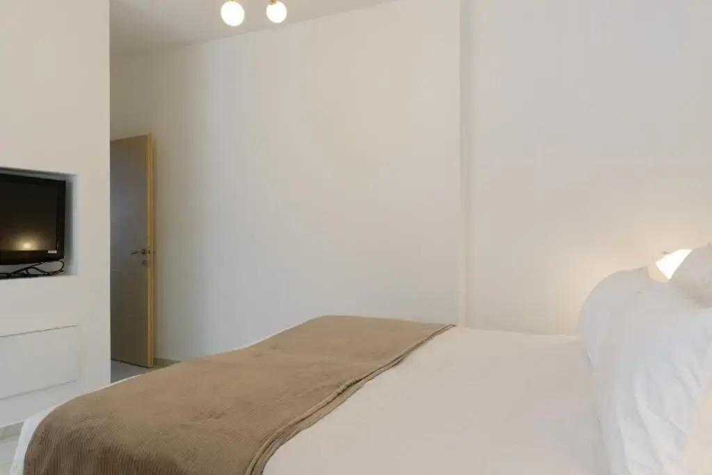 Frishman 3 Bedrooms Apartment