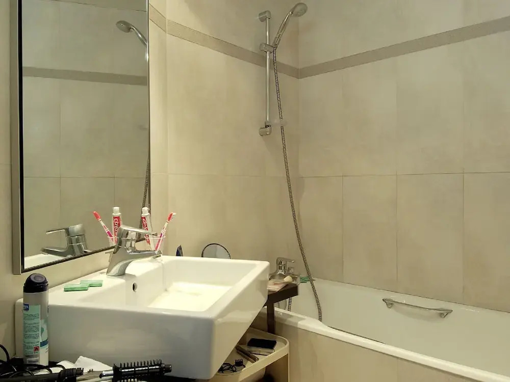 Comfortable Apartment With Dishwasher in a Residence