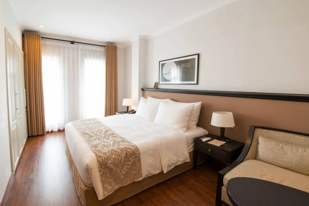 The Alcove Library Hotel