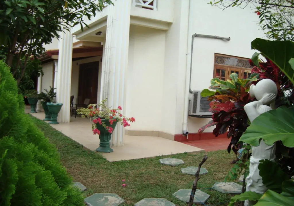 Namesh Hotel