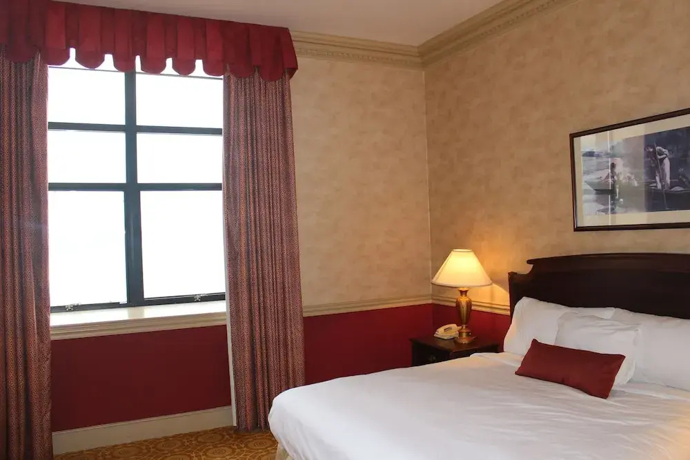Roberts Riverwalk Hotel Detroit