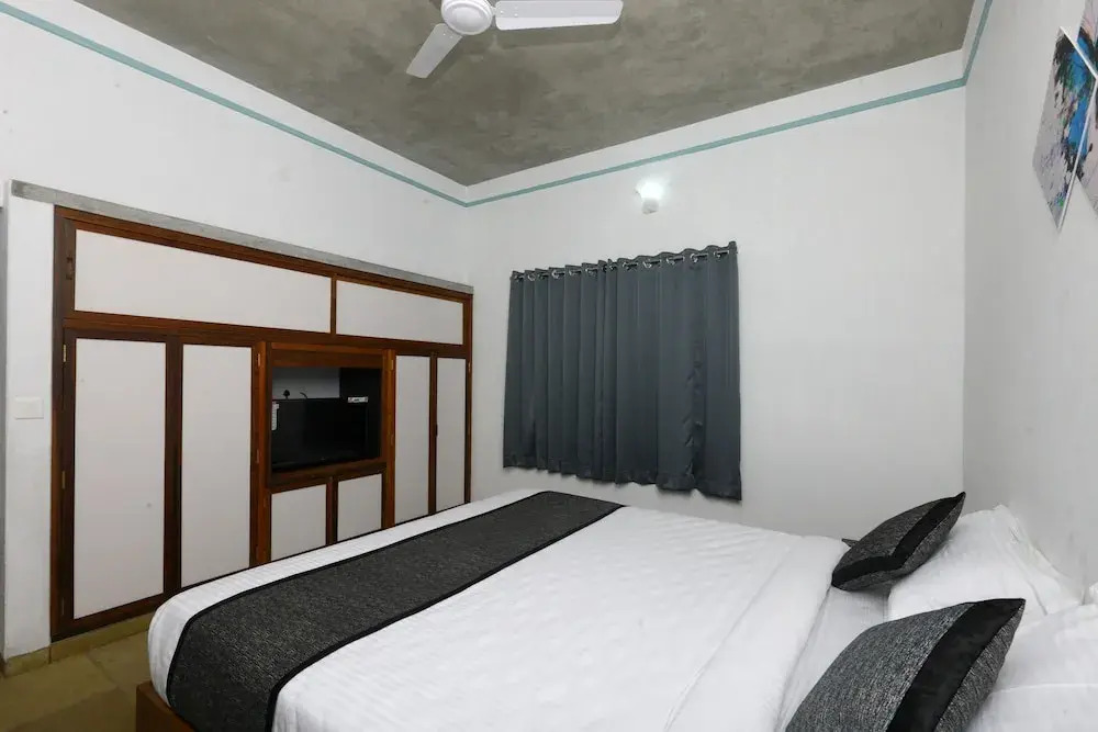 OYO 10054 Elite Inn