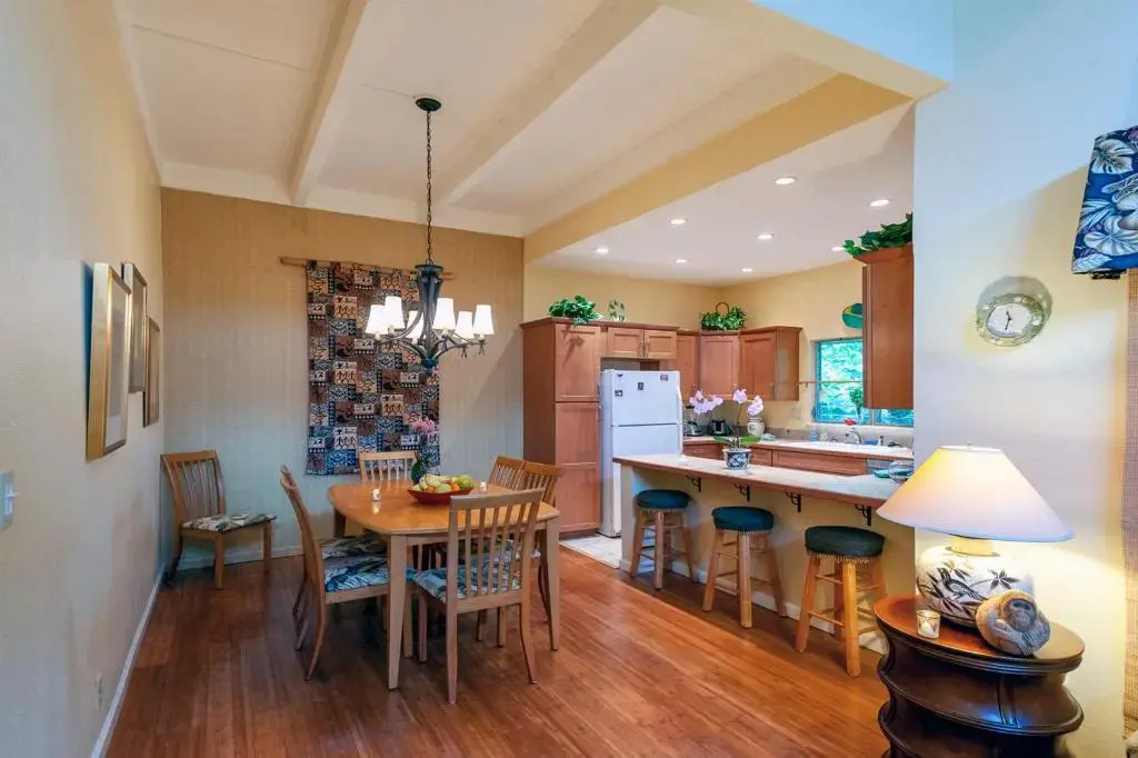 Puamana 25A: AC, spacious, updated, 8min hike to Anini, walk to shopping & more