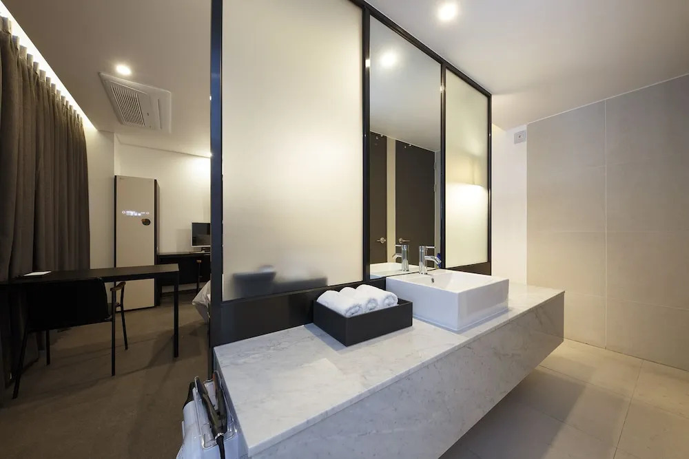 Wall Hotel Cheonan Cheongsu