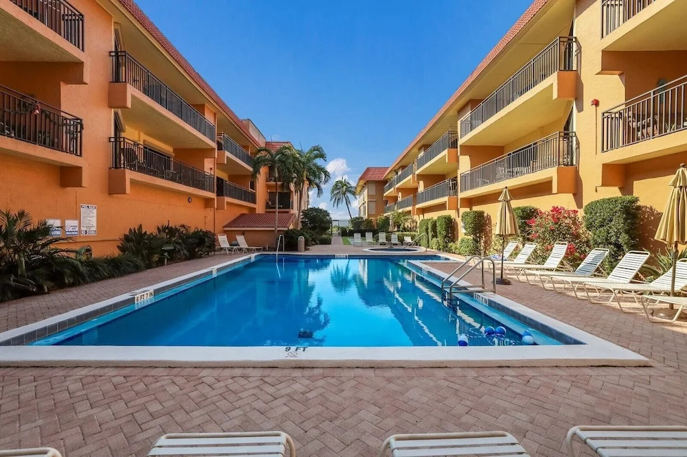 Playa Encantada 214 2 Bedroom Condo by RedAwning